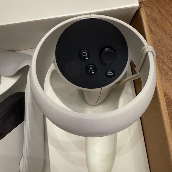 Oculus Meta Quest 2 - Picture 4 of 8